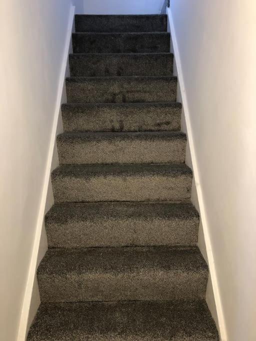 Lovely 3 Bedroom Entire Home With Street Parking - Close To Nec, Bhx Airport - Sleeps 6 Guests Ideal For Contractors & Families Birmingham Bagian luar foto